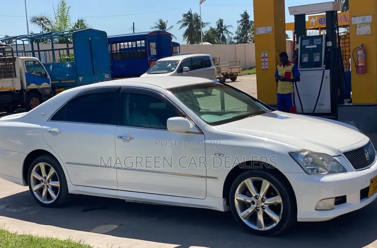 Toyota Crown 2007 White