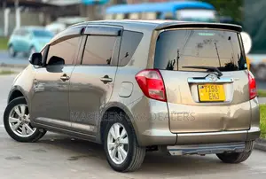 Toyota Ractis 2006 Gray