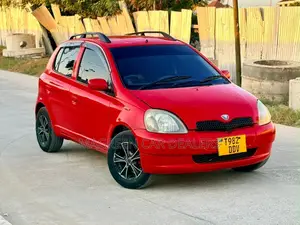 Toyota Vitz 2004 Red