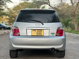 Toyota IST 2006 Silver