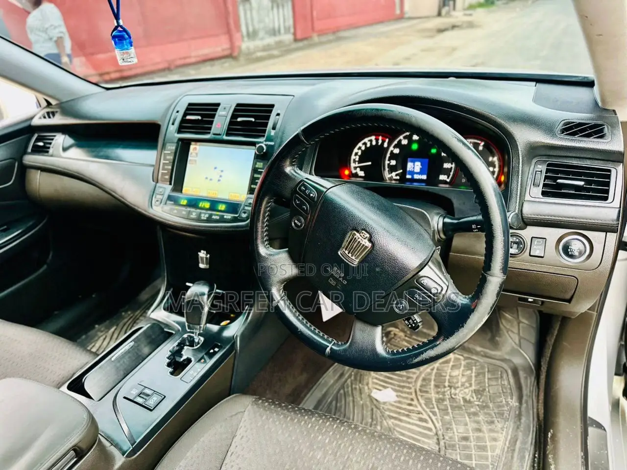 Toyota Crown 2011 Silver