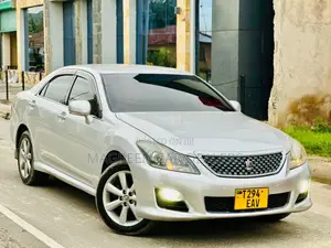 Toyota Crown 2011 Silver