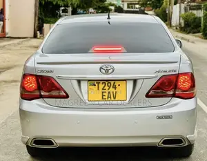 Toyota Crown 2011 Silver