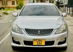 Toyota Crown 2011 Silver