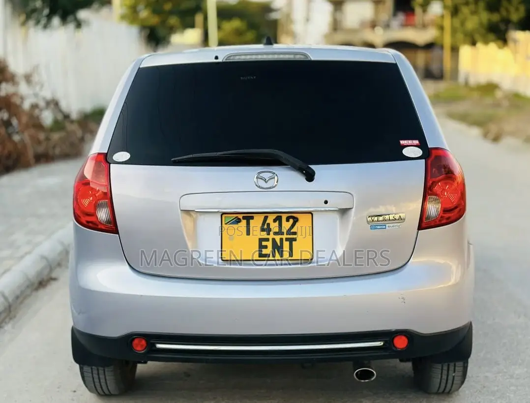 Mazda Verisa 2012 Silver