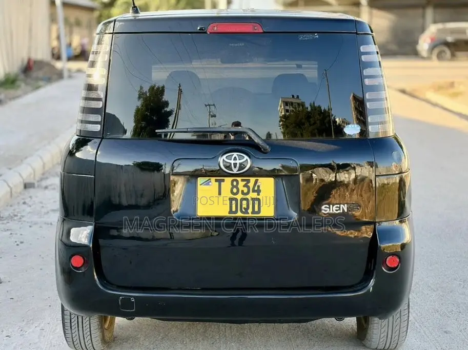 Toyota Sienta 2005 Black