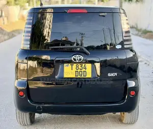 Toyota Sienta 2005 Black
