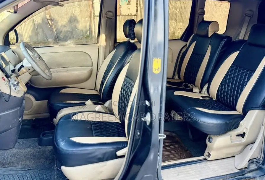 Toyota Sienta 2005 Black