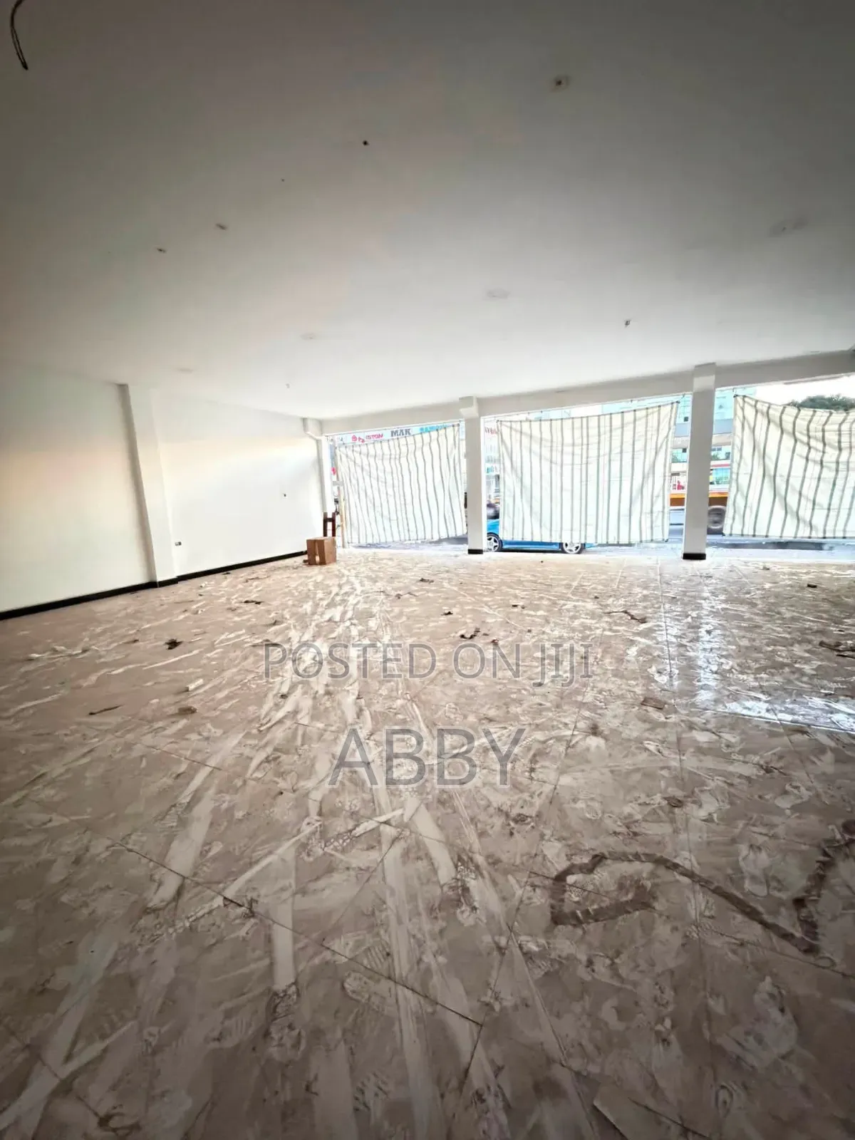 Prime Commercial Space for Rent