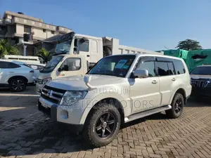Mitsubishi Pajero 2006 White