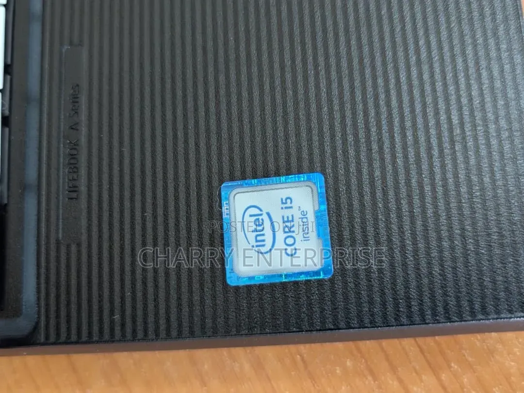 Laptop Fujitsu 8GB Intel Core i5 SSD 256GB