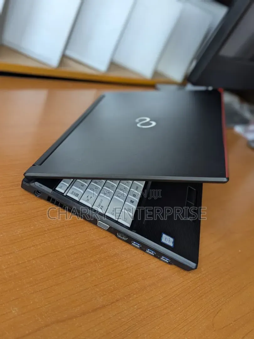 Laptop Fujitsu 8GB Intel Core i5 SSD 256GB