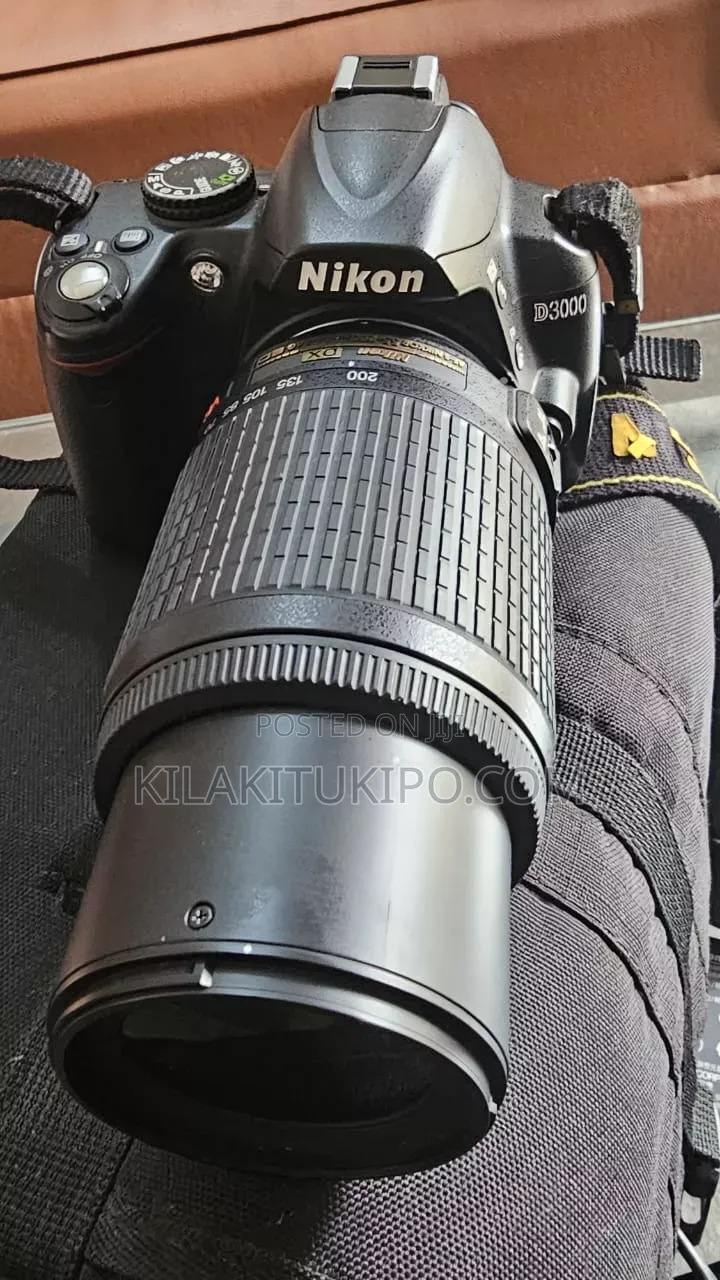 Nikon D3000 With Lens 18-55mm Full