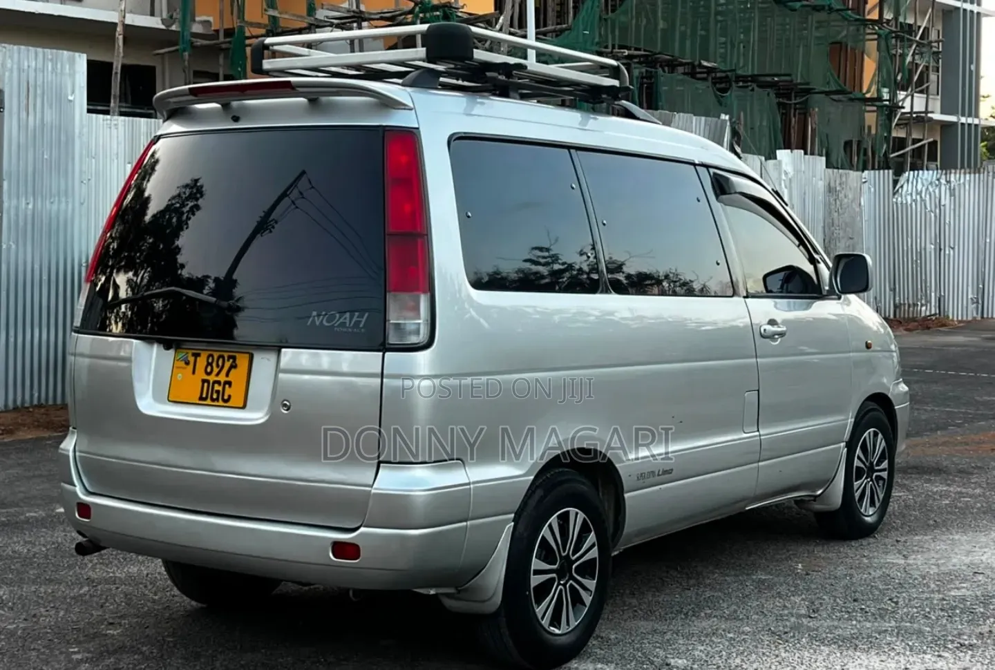 Toyota Noah 2002 Silver