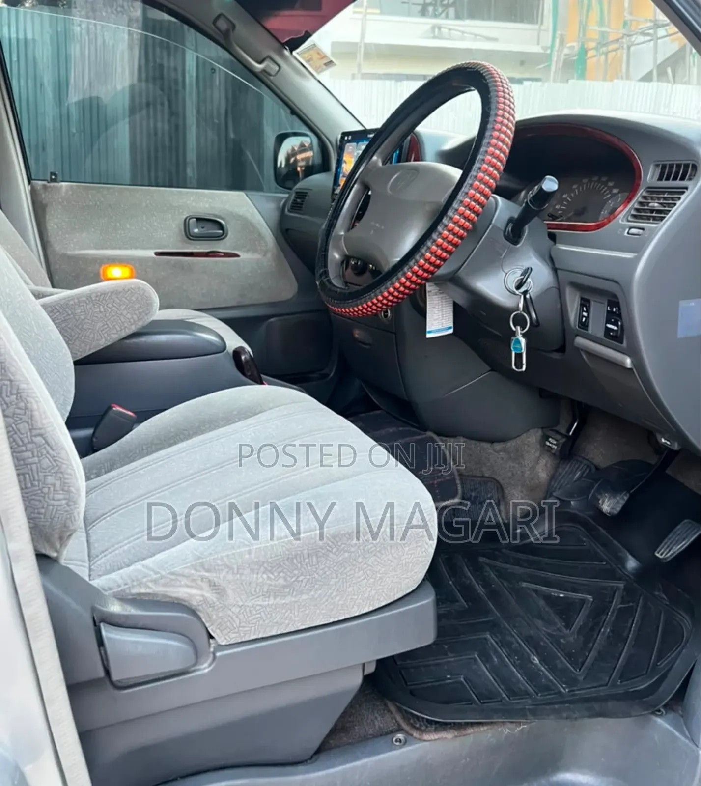 Toyota Noah 2002 Silver