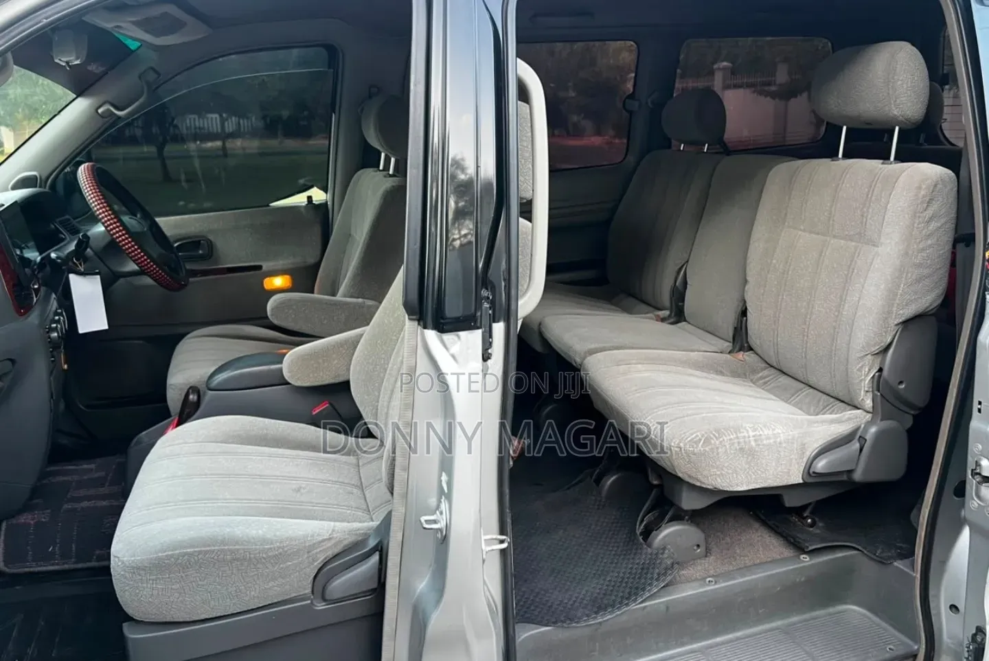 Toyota Noah 2002 Silver