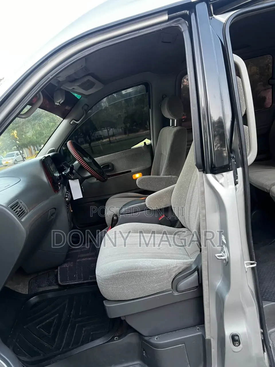 Toyota Noah 2002 Silver
