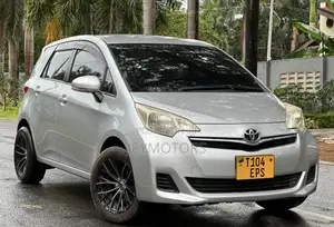 Toyota Ractis 2012 Silver