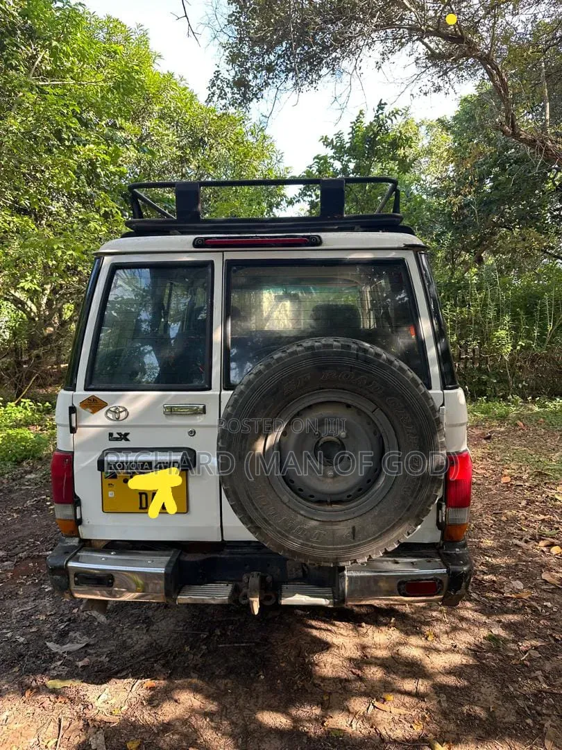 Toyota Land Cruiser 2009 White