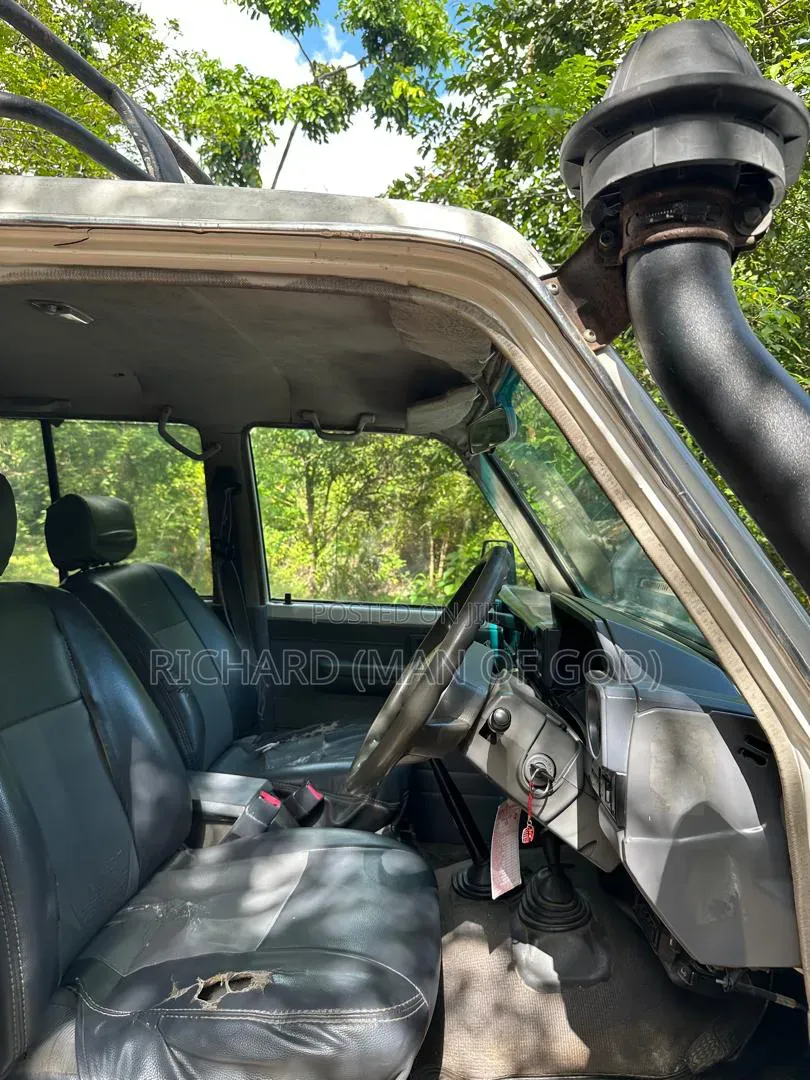 Toyota Land Cruiser 2009 White