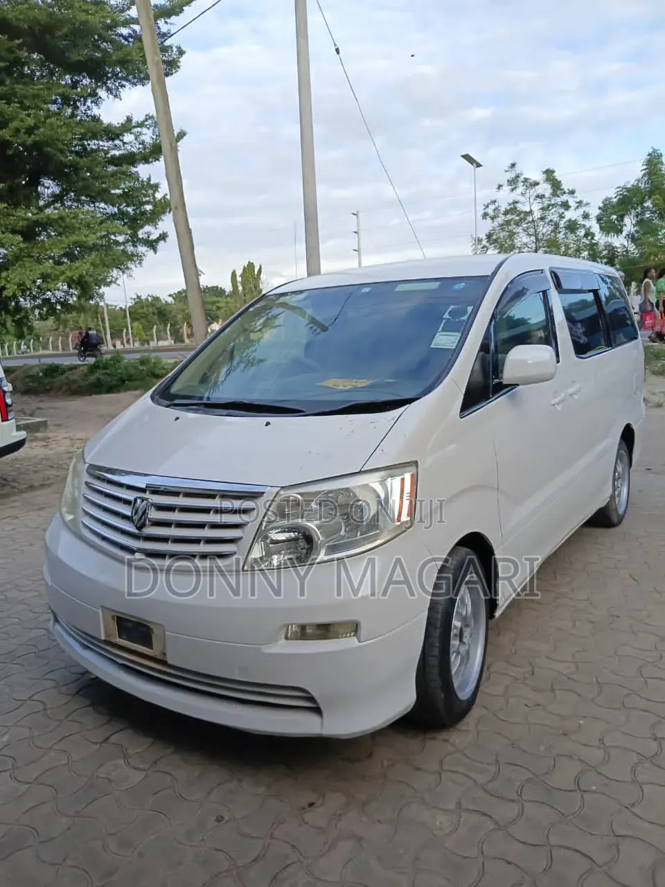 Toyota Alphard 2005 White