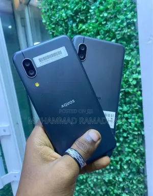 Sharp Aquos Sense 3 Basic SHV48 32 GB Black
