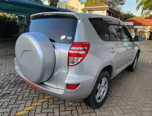 Toyota RAV4 2012 Silver