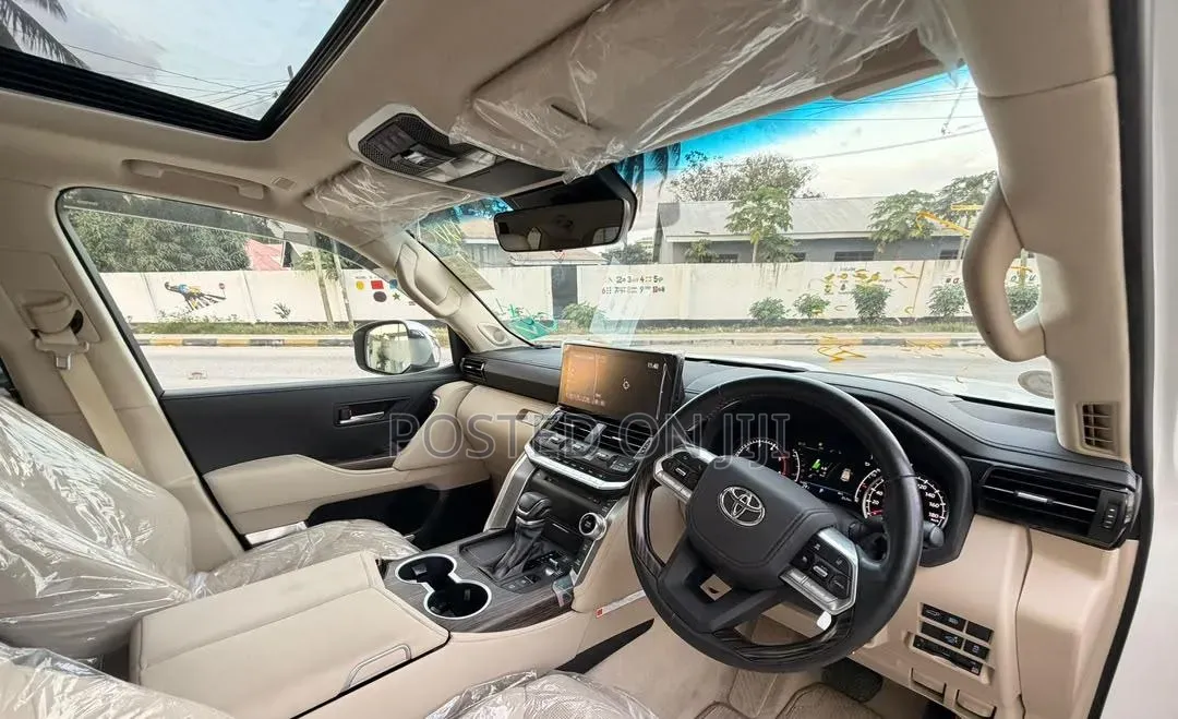 New Toyota Land Cruiser 2024 White