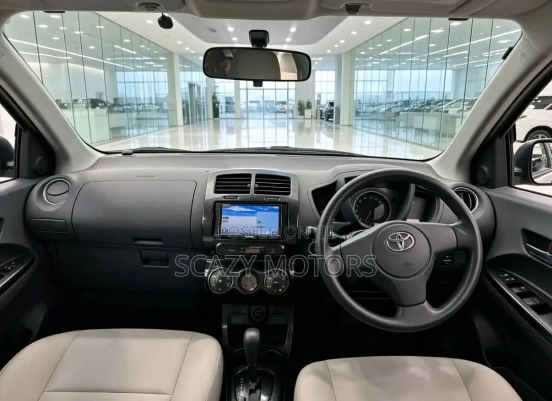 Toyota IST 2009 Gray