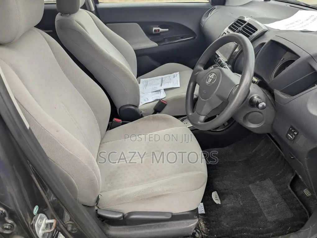 Toyota IST 2009 Gray