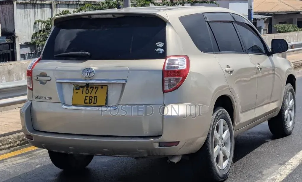 Toyota Vanguard 2008 Gold