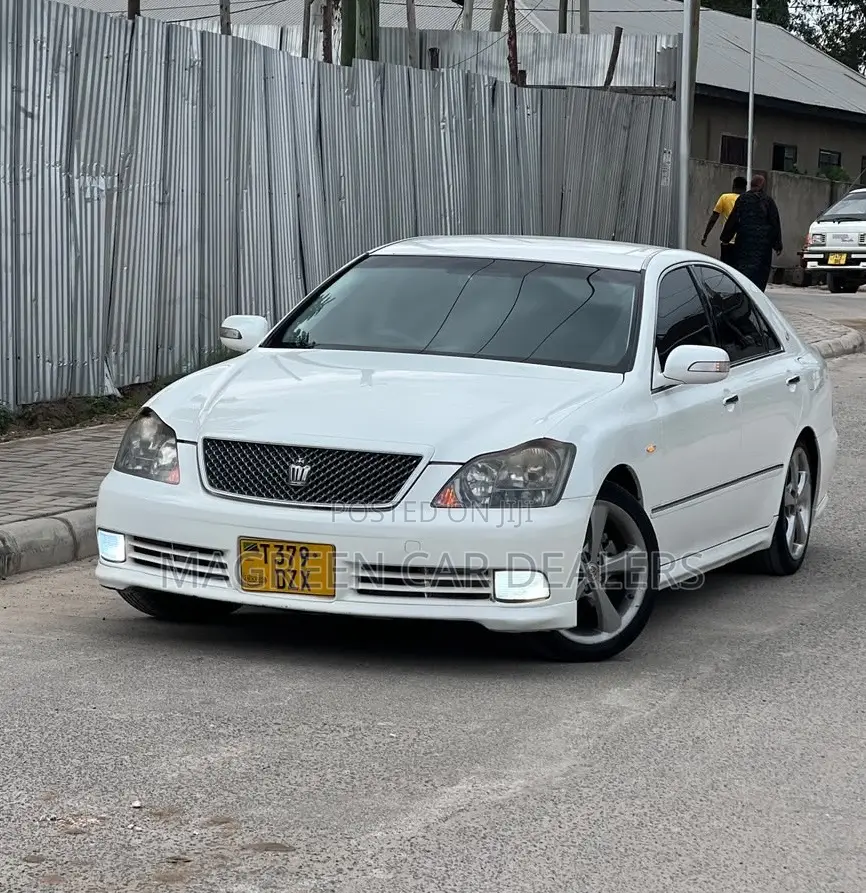 Toyota Crown 2006 White