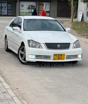 Toyota Crown 2006 White