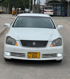 Toyota Crown 2006 White