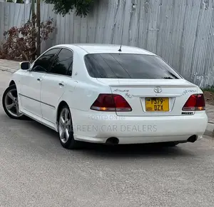 Toyota Crown 2006 White