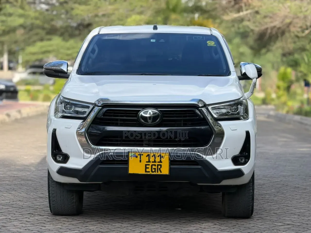 Toyota Hilux 2022 White