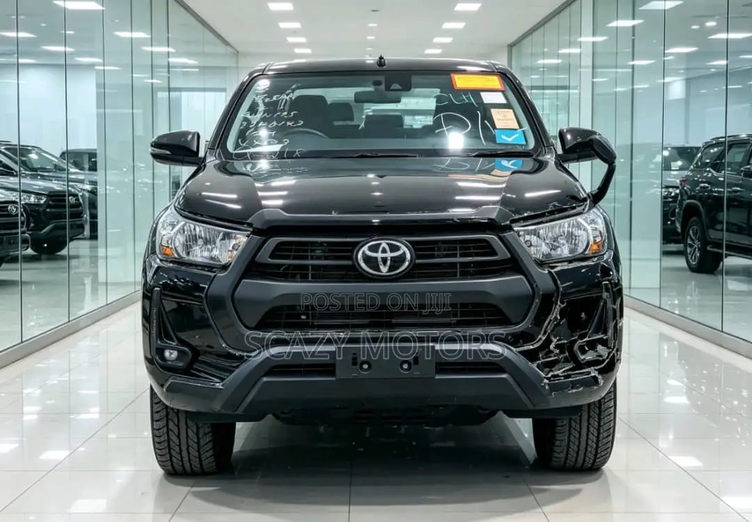 Toyota Hilux 2023 Black
