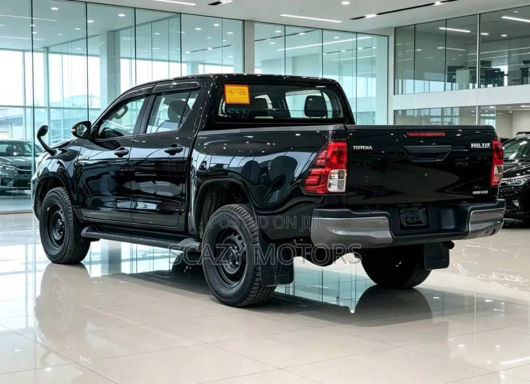 Toyota Hilux 2023 Black