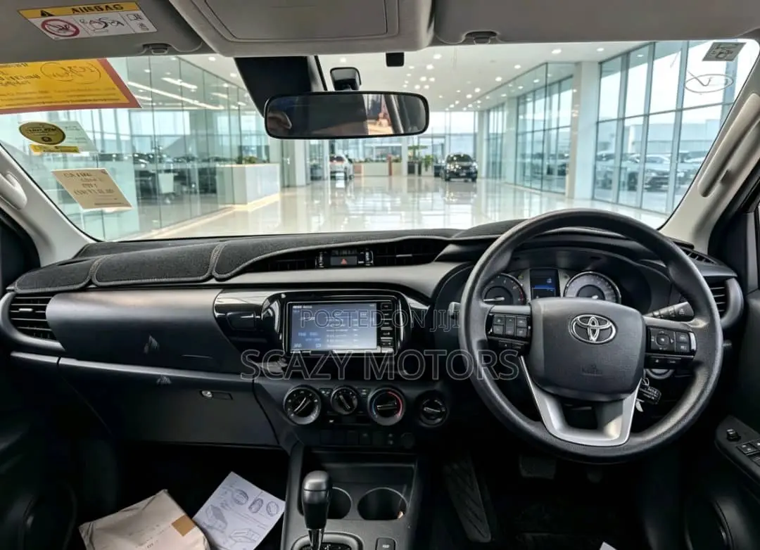 Toyota Hilux 2023 Black