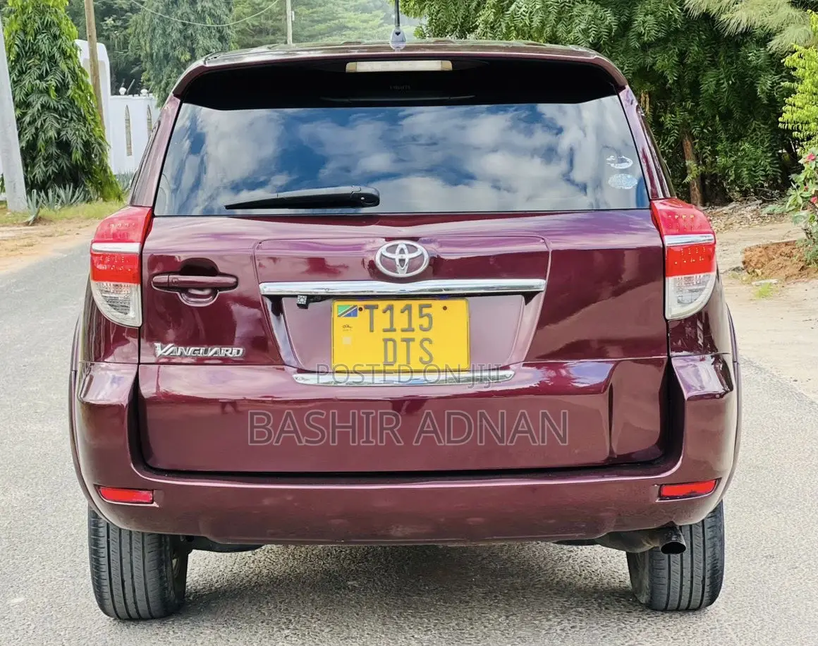 Toyota Vanguard 2011 Burgundy