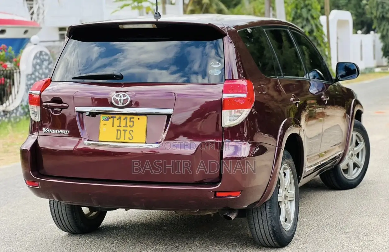 Toyota Vanguard 2011 Burgundy