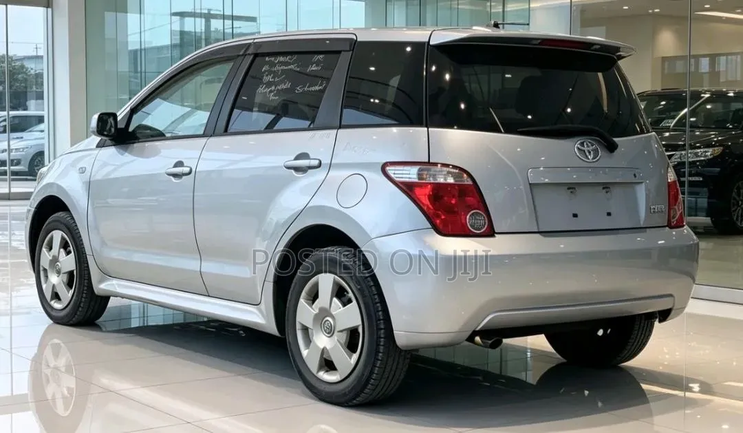 Toyota IST 2005 Silver