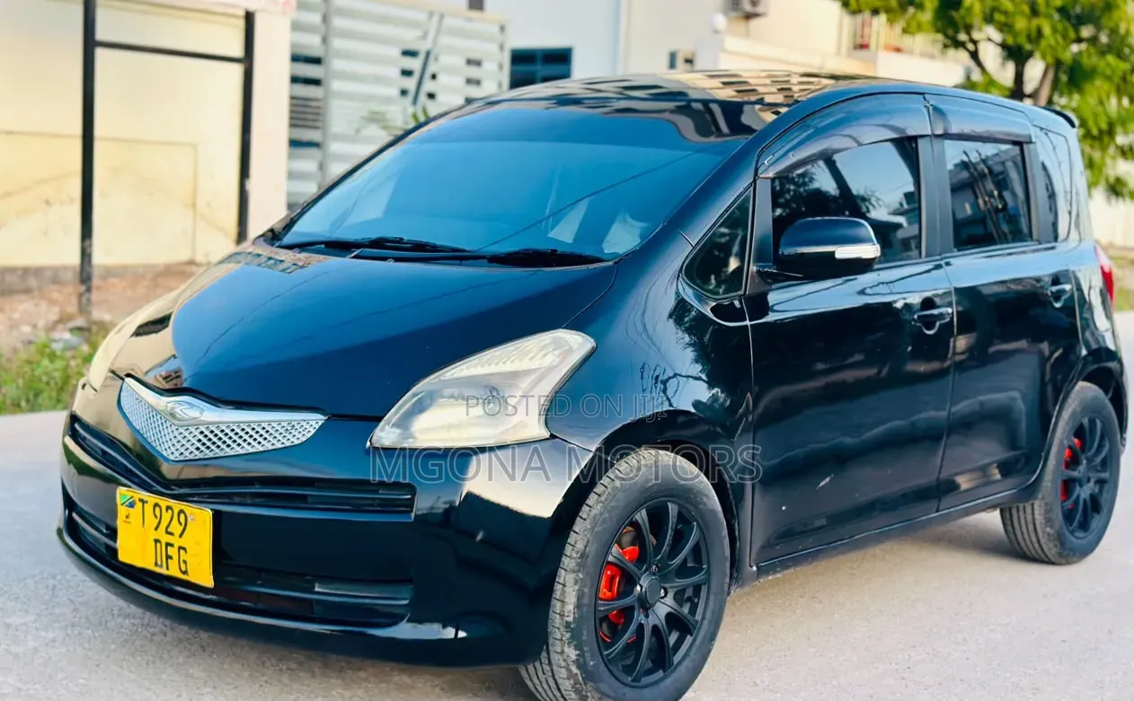 Toyota Ractis 2005 Black
