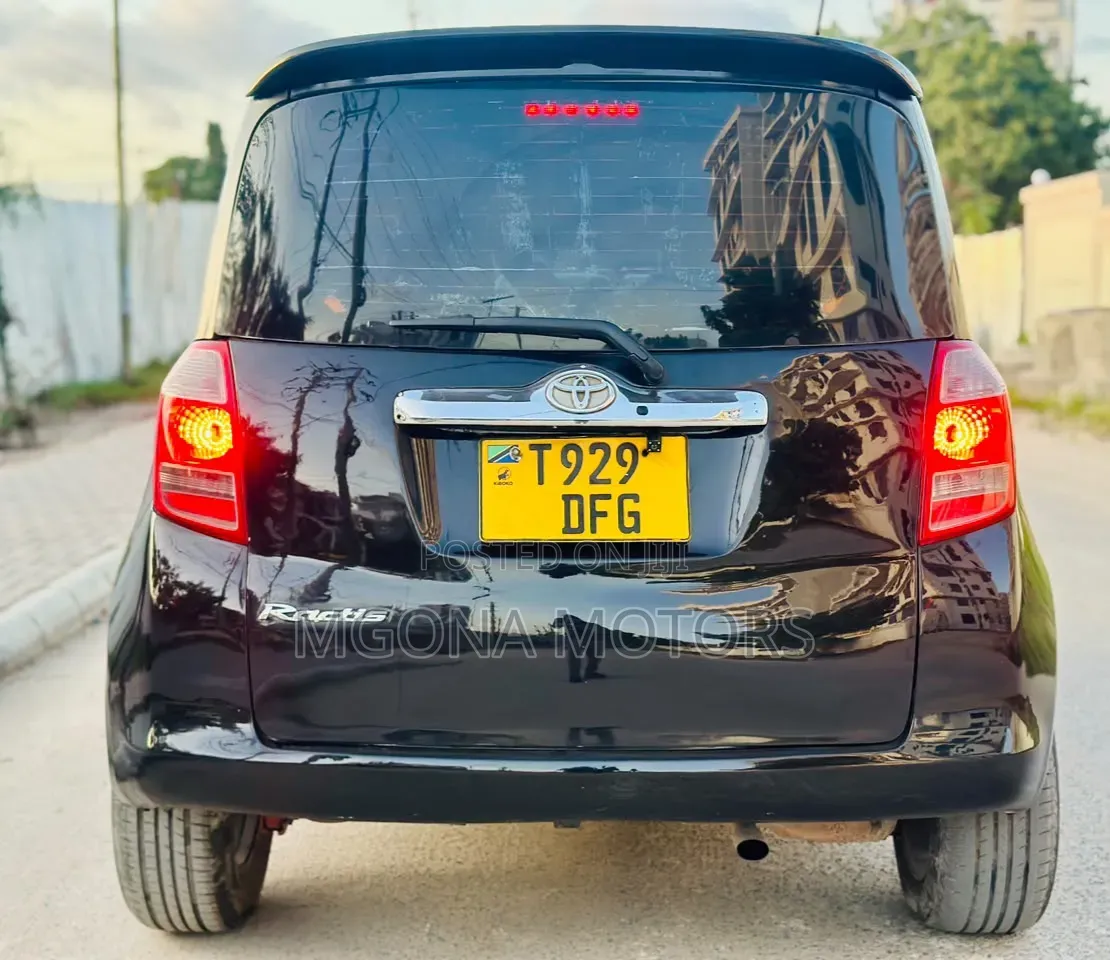 Toyota Ractis 2005 Black