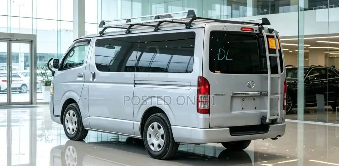 Toyota HiAce 2012 Silver