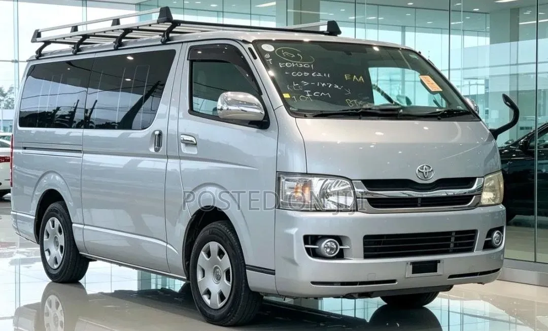 Toyota HiAce 2012 Silver