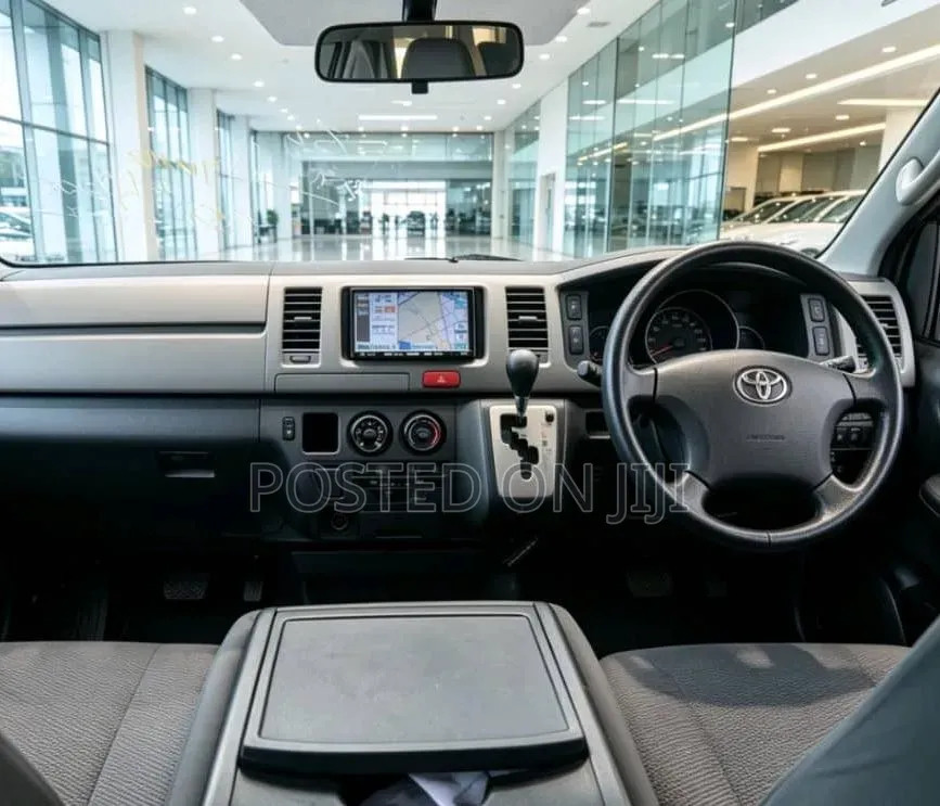 Toyota HiAce 2012 Silver