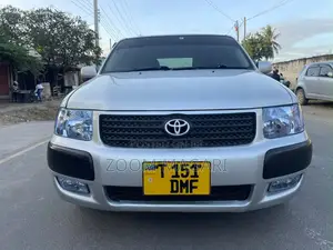 Toyota Succeed 2006 Silver