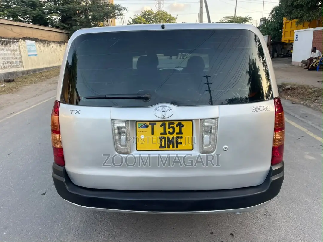 Toyota Succeed 2006 Silver