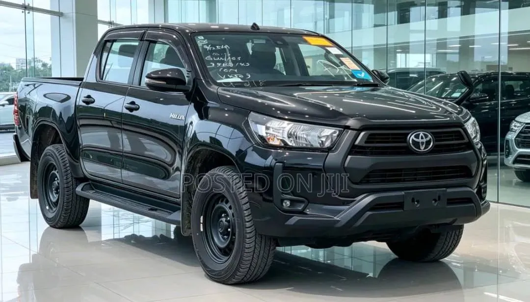 Toyota Hilux 2023 Black